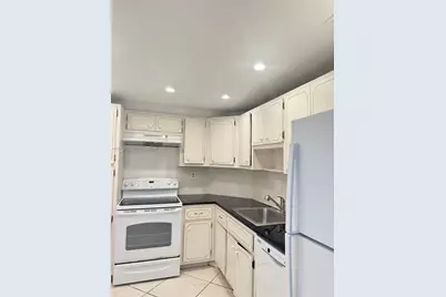 300 Bayview Dr #501, Sunny Isles Beach, FL 33160 - Photo 7