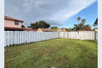 11641 NW 42nd St, Sunrise, FL 33323 - Photo 15