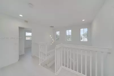 720 Falling Water Rd #720, Weston, FL 33326 - Photo 13
