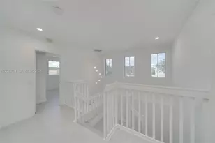 720 Falling Water Rd, Weston, FL 33326 - Photo 13