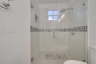 720 Falling Water Rd, Weston, FL 33326 - Photo 9