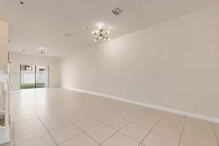 8881 W 35th Ln, Hialeah, FL 33018 - Photo 7