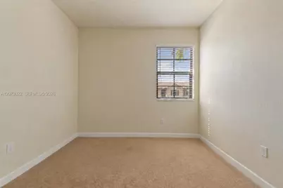 8881 W 35th Ln, Hialeah, FL 33018 - Photo 13