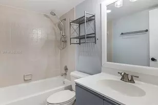 11112 N Harmony Lake Cir, Davie, FL 33324 - Photo 37