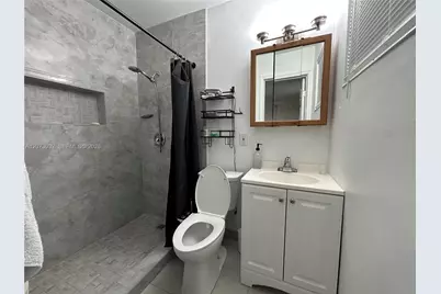 571 SW 29th Ter, Fort Lauderdale, FL 33312 - Photo 3