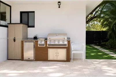 835 NE 120th St, Biscayne Park, FL 33161 - Photo 21