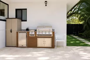 835 NE 120th St, Biscayne Park, FL 33161 - Photo 21