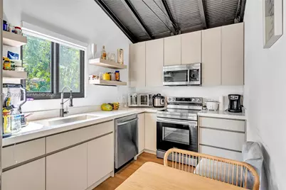 835 NE 120th St, Biscayne Park, FL 33161 - Photo 29