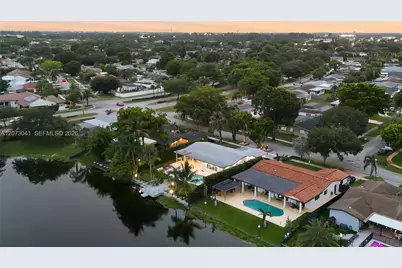 1721 NW 114th Ave, Pembroke Pines, FL 33026 - Photo 67