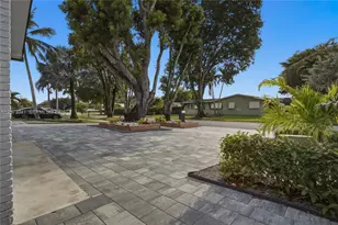 1721 NW 114th Ave, Pembroke Pines, FL 33026 - Photo 61