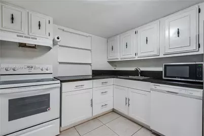 2000 Atlantic Shores Blvd #107, Hallandale Beach, FL 33009 - Photo 3