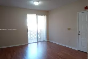 18304 NW 68th Ave, Hialeah, FL 33015 - Photo 5