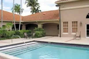 18304 NW 68th Ave, Hialeah, FL 33015 - Photo 17