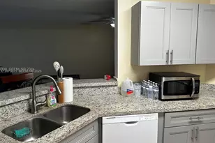 3433 NW 44th St, Oakland Park, FL 33309 - Photo 5