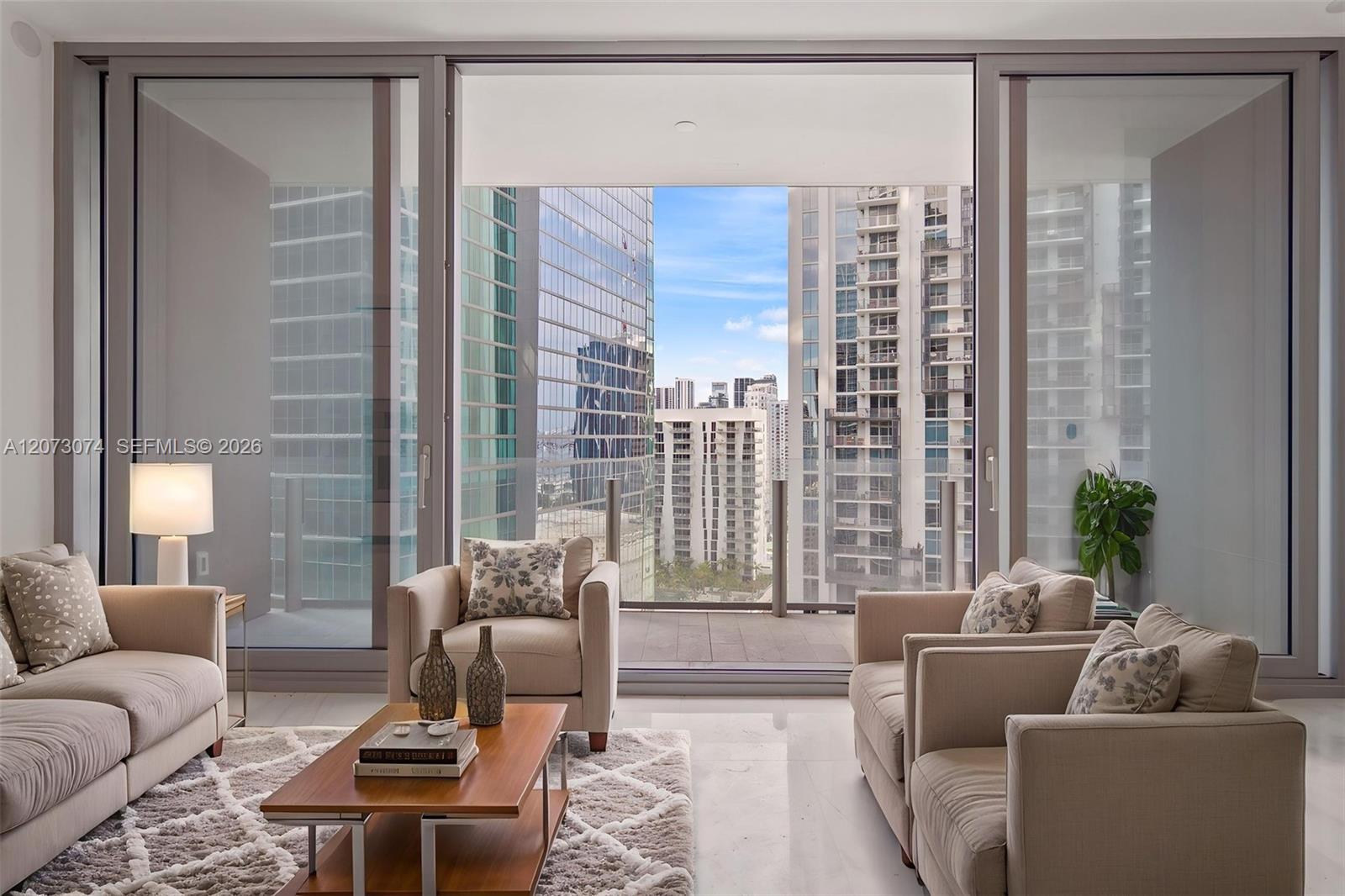 300 Biscayne Blvd Way #2608W - 300 Biscayne Blvd Way #2608W, Miami, FL 33131 Luxury Property | Jose Angel Pina