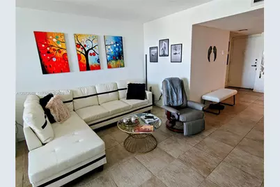 2333 Brickell Ave #2814, Miami, FL 33129 - Photo 3