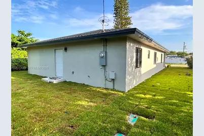 2950 NW 93 St, Miami, FL 33147 - Photo 5