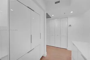 5600 Collins Ave, Miami Beach, FL 33140 - Photo 7