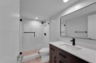 5600 Collins Ave, Miami Beach, FL 33140 - Photo 15