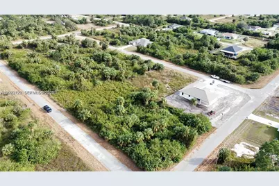 728 Cahn St E, Lehigh Acres, FL 33974 - Photo 5