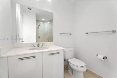 1060 Brickell Ave #2117, Miami, FL 33131 - Photo 13