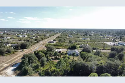 7502 Joan Ave N, Lehigh Acres, FL 33971 - Photo 5