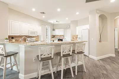 10545 Avila Cir, Fort Myers, FL 33913 - Photo 11