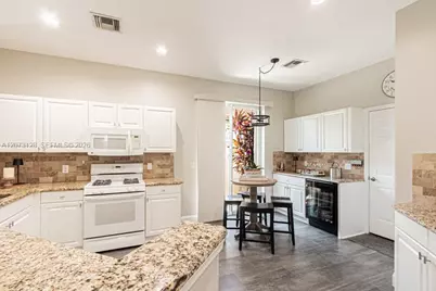 10545 Avila Cir, Fort Myers, FL 33913 - Photo 13