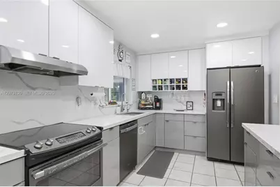 341 SW 54th Ave, Plantation, FL 33317 - Photo 17