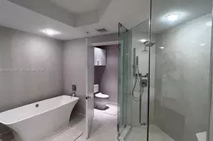 17301 Biscayne Blvd, North Miami Beach, FL 33160 - Photo 13