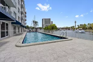 1720 NW N River Dr, Miami, FL 33125 - Photo 11