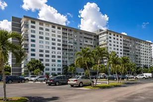3800 Hillcrest Dr, Hollywood, FL 33021 - Photo 17