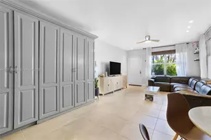 2445 Lake Pancoast Dr, Miami Beach, FL 33140 - Photo 9