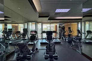 20201 E Country Club Dr, Aventura, FL 33180 - Photo 25