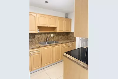 11221 SW 33rd Cir Pl, Miami, FL 33165 - Photo 3