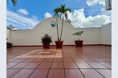 37 Majorca Ave #402, Coral Gables, FL 33134 - Photo 5