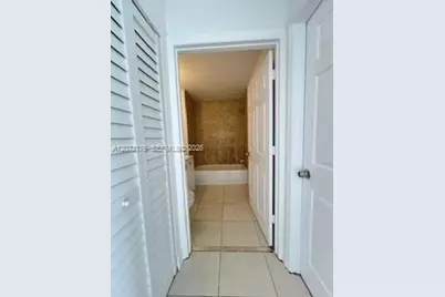 1613 NW 16th Ave #203, Miami, FL 33125 - Photo 7