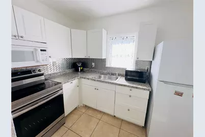 301 NW 37th St, Miami, FL 33127 - Photo 3