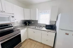 301 NW 37th St, Miami, FL 33127 - Photo 3