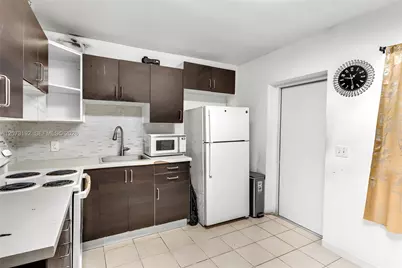 2180 NW 30th St, Miami, FL 33142 - Photo 13