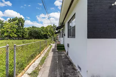 2180 NW 30th St, Miami, FL 33142 - Photo 19