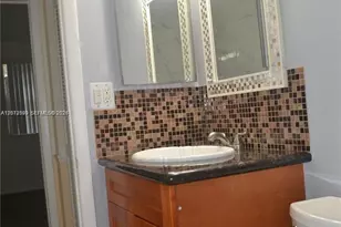 8601 NW 34th Pl, Sunrise, FL 33351 - Photo 9
