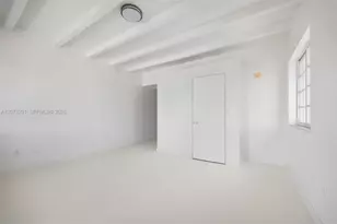 3915 N Meridian Ave, Miami Beach, FL 33140 - Photo 17