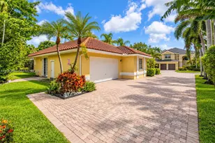 1090 SW 156th Ave, Pembroke Pines, FL 33027 - Photo 3