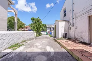 528 SW 21st Ave, Miami, FL 33135 - Photo 13