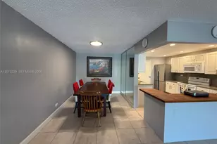 800 NE 195th St, Miami, FL 33179 - Photo 11