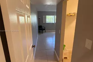 800 NE 195th St, Miami, FL 33179 - Photo 21