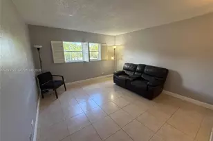 800 NE 195th St, Miami, FL 33179 - Photo 23