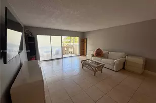 800 NE 195th St, Miami, FL 33179 - Photo 9