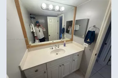 800 NE 195th St #211, Miami, FL 33179 - Photo 15